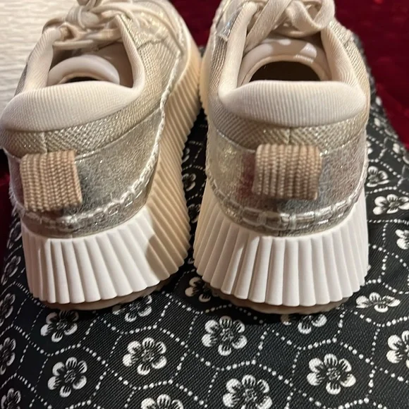 Dolce Vita Gold and White Platform Sneakers NEW Sz 8 - Picture 8 of 10
